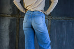 Load image into Gallery viewer, LIGHT WIDE LEG JEANS
