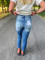 Load image into Gallery viewer, Cero High Rise Straight Jeans
